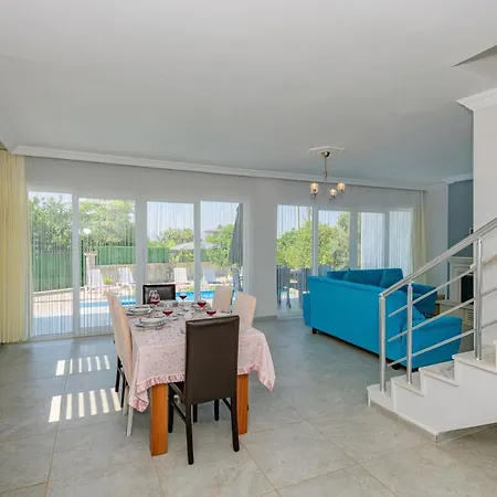 Spacious With A Private Pool For 8 People In Mugla, - Awz 187