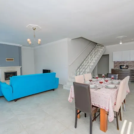 Spacious With A Private Pool For 8 People In Mugla, - Awz 187 페티예