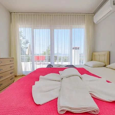 빌라 Spacious With A Private Pool For 8 People In Mugla, - Awz 187 페티예